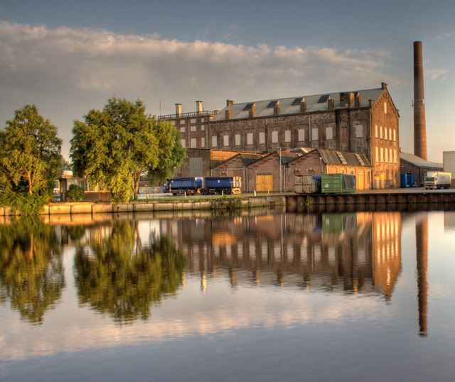 [img width=640 height=538]http://i210.photobucket.com/albums/bb106/ACAB_81/IMG_6566_67_68_70_71tonemapping.jpg?t=1189522248[/img]