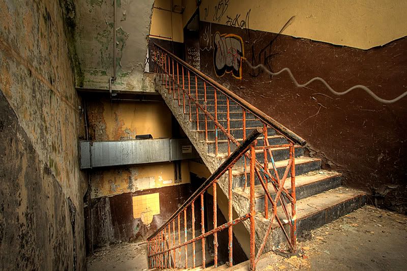 [img width=800 height=533]http://i210.photobucket.com/albums/bb106/ACAB_81/IMG_9116_17_18_19_20_tonemappedpm.jpg[/img]