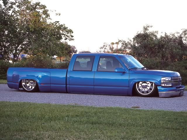 http://i210.photobucket.com/albums/bb14/rsuzuki1100/slameddualie.jpg