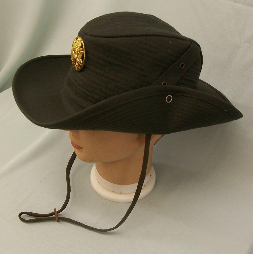 US ARMY FEMALE DRILL SERGEANT CAMPAIGN HAT WITH ARMY GOLD DI INSIGNIA