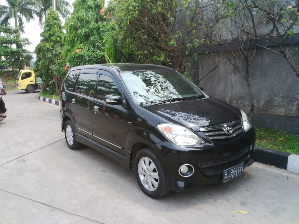 Bekas FS Toyota Avanza S Matic 2010 Hitam Bekas FS Toyota Avanza S Matic 2010 Hitam