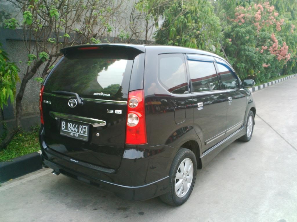 Bekas FS Toyota Avanza S Matic 2010 Hitam Bekas FS Toyota Avanza S Matic 2010 Hitam