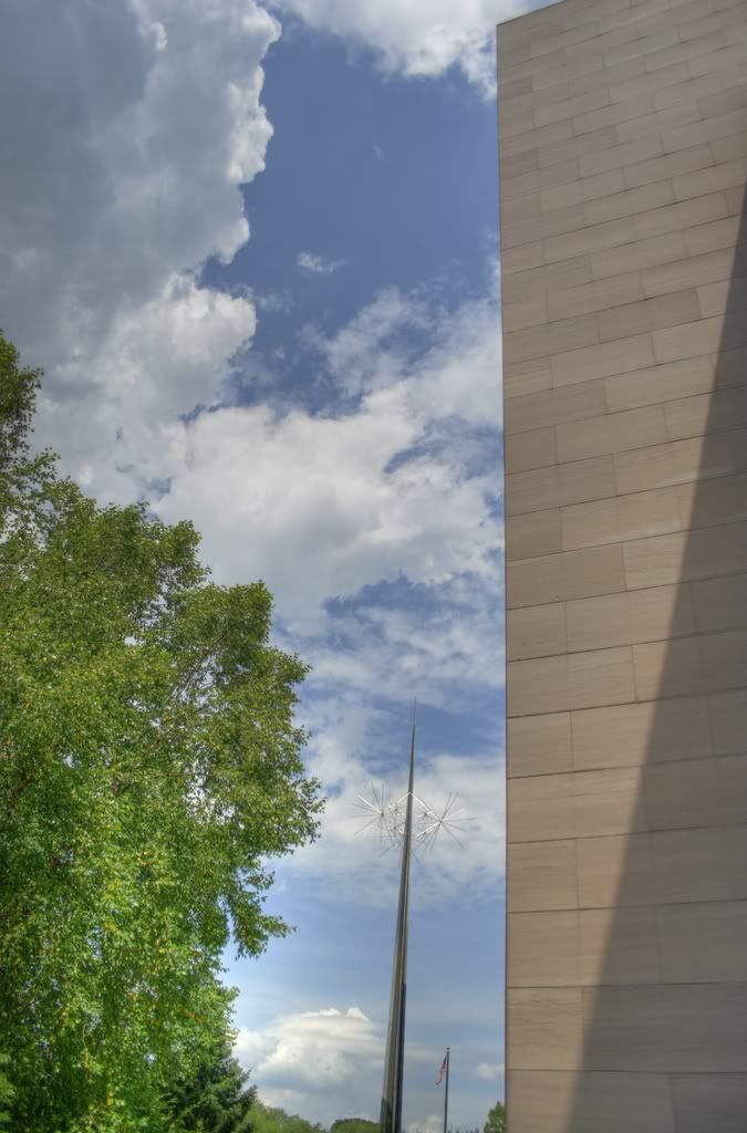 IMAGE: http://i210.photobucket.com/albums/bb276/coondogg15210/vacation%206-26-08/bed75c16.jpg