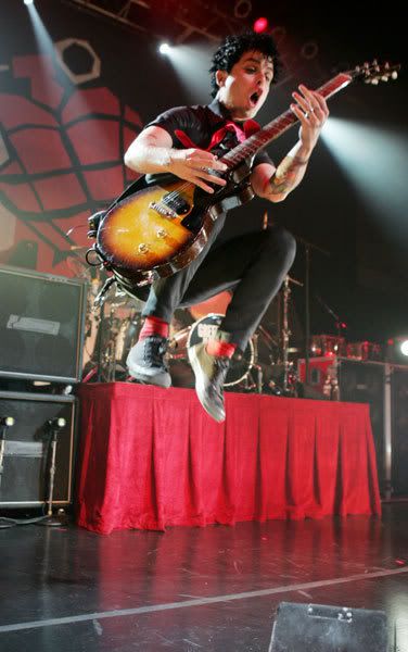 billiejoejumping.jpg