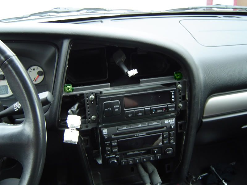2001 Nissan pathfinder cd player removal #4