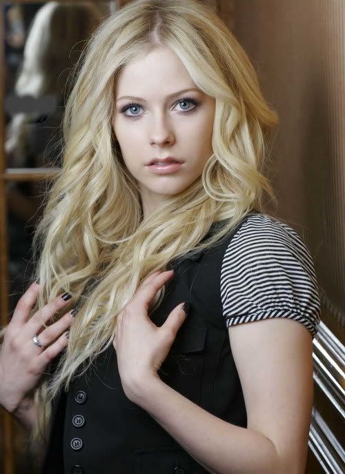 Avril Lavigne (17 фото)