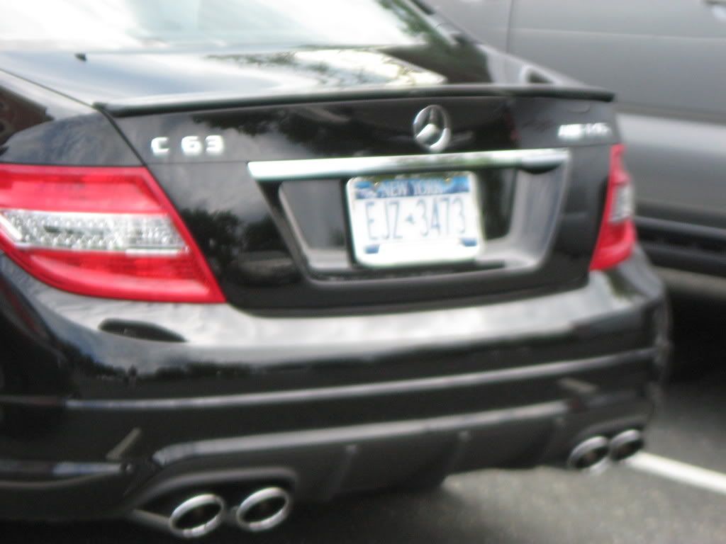 http://i210.photobucket.com/albums/bb85/srads13/c63AMG002.jpg