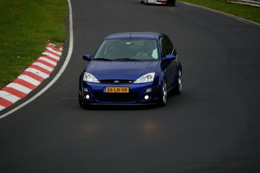 [img width=912 height=607]http://i210.photobucket.com/albums/bb99/djdjrob/naamloos48.jpg[/img]