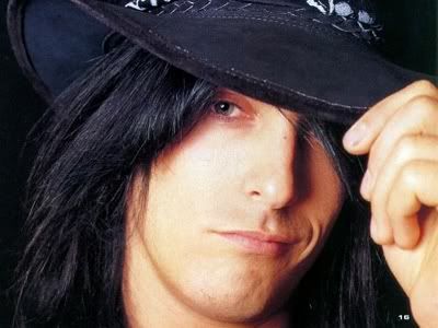 Nikki Sixx Hat Tipping Photo by bernanagirl | Photobucket